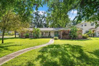 Main picture of 2725 N Myrtle Ave