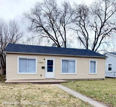 Main picture of 7921 Belmont Ave