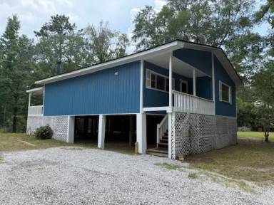 Main picture of 910 Roundtree Rd