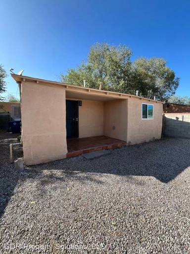 Main picture of 1717 Griegos Rd NW