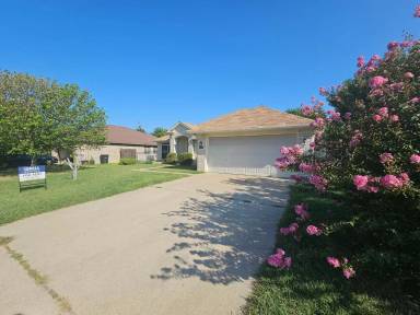 Main picture of 4507 Twin Oaks Cir