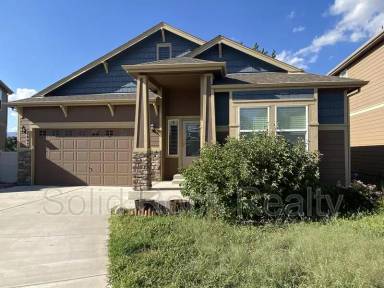 Main picture of 1097 Antrim Loop