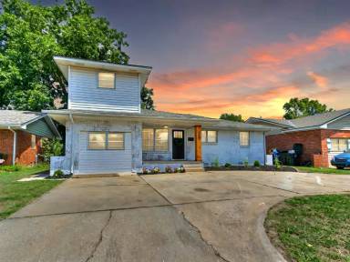 Main picture of 727 W Hughbert St