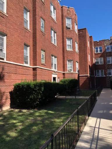 Main picture of 5031 N Harding Ave