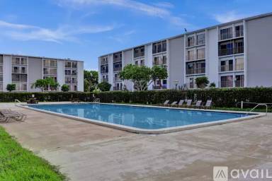 Main picture of Lakeshore At University Park