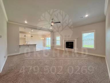 Main picture of 904 Maple View St