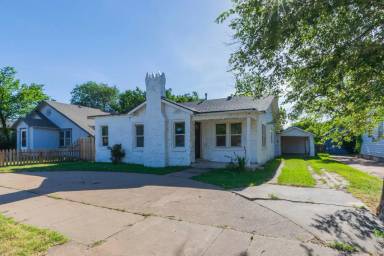 Main picture of 3405 S Van Buren St
