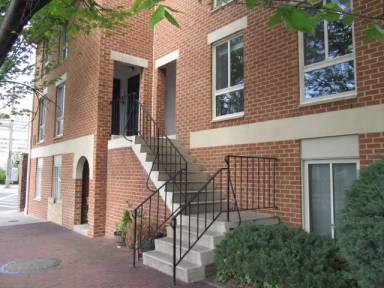 Main picture of 405 S Sharp St