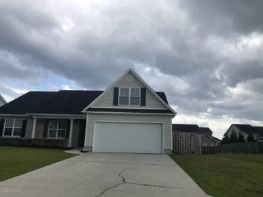 Main picture of 415 Putnam Dr