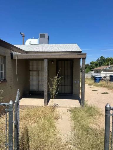 Main picture of 2511 E Cameron Vis