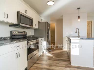 Main picture of 103 Main Street East