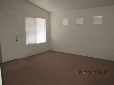 Main picture of 10621 W Piccadilly Rd