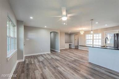 Main picture of 206 Graham St