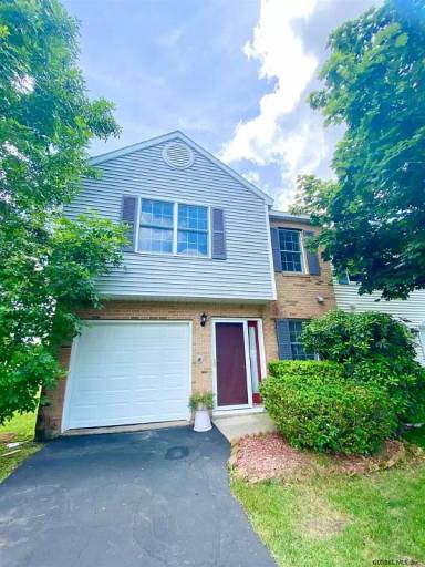 Main picture of 28 Bridgewood Ln