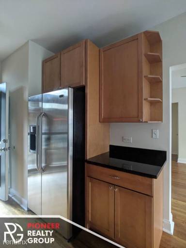 Main picture of 748 W Addison St