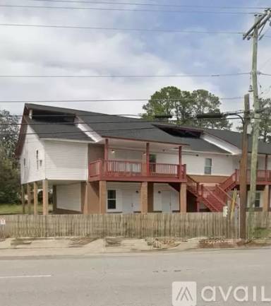 Main picture of 2491 Russell St