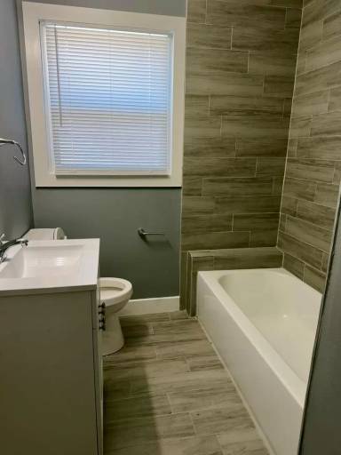 Main picture of 101 E Merrick St