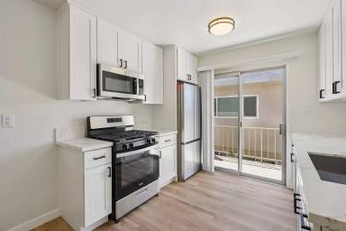 Main picture of 437 W Queen St