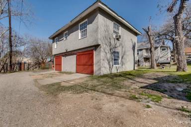 Main picture of 905 W 30th St
