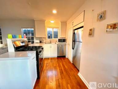 Main picture of 2113 University Ave