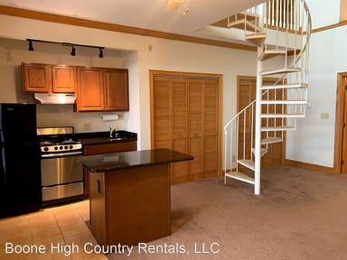 Main picture of 679 Whispering Hills Rd