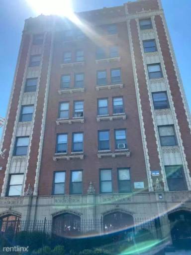 Main picture of 7048-50 S Merrill Ave