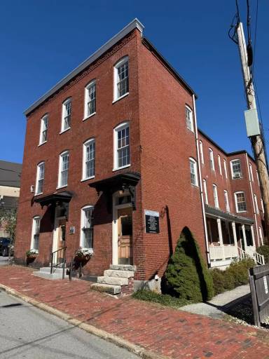 Main picture of 19 South St