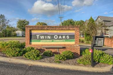 Main picture of Twin Oaks