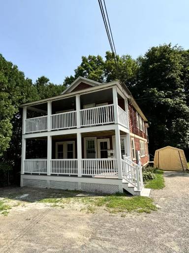 Main picture of 14 Graves St
