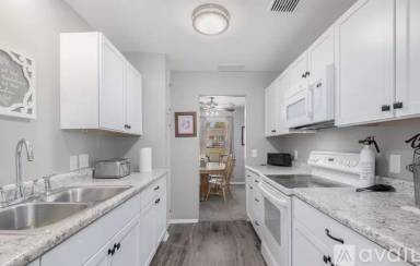 Main picture of 520 S 70th St