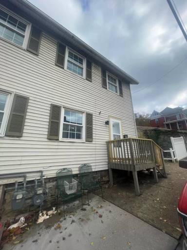 Main picture of 405 E Main St