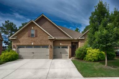 Main picture of 207 Blackwood Dr