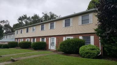Main picture of 209 Surrey Ct