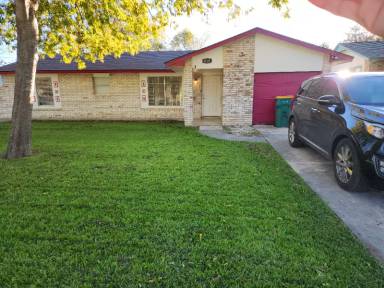Main picture of 513 Willow Dr