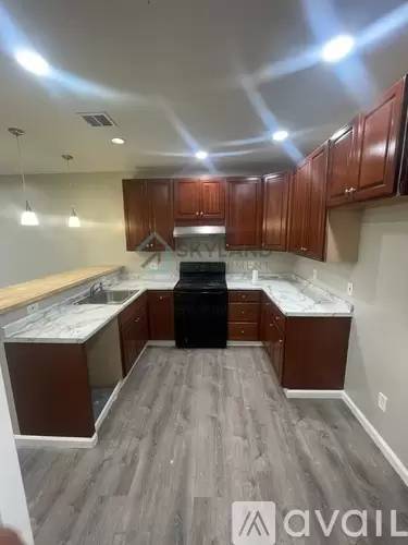 Main picture of 1405 W Pacific St