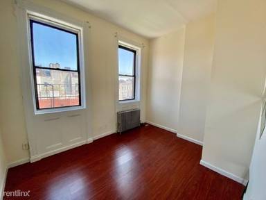 Main picture of 254 E 3rd St