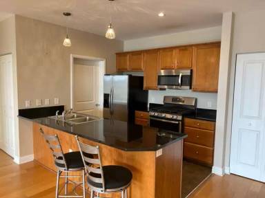 Main picture of 5570 Centre Ave