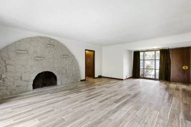 Main picture of 11811 SE Powell Blvd