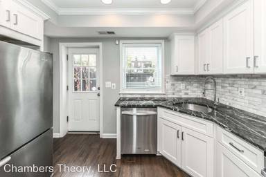 Main picture of 410 N Henry St