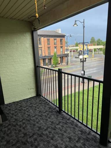Main picture of 225 Main St