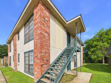 Main picture of 110 Country Ln