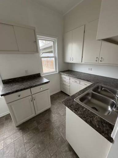 Main picture of 5604 N Regal St