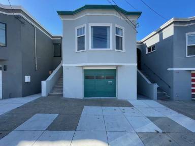 Main picture of 170 Naples St