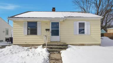 Main picture of 2415 Carew St