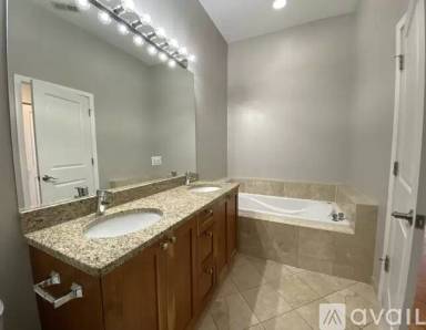 Main picture of 1800 N Milwaukee Ave