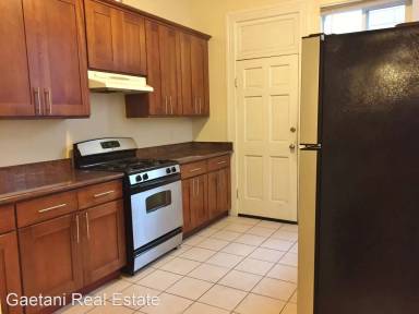 Main picture of 447 Green St