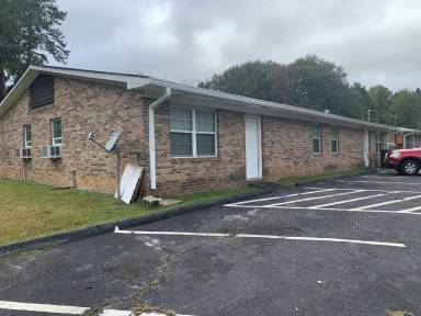 Main picture of Pine Hill Apartments