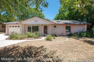 Main picture of 3667 Versailles Dr