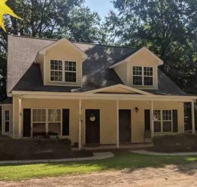 Main picture of 830 N Taylor St