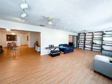 Main picture of 2734 SW 14th Dr